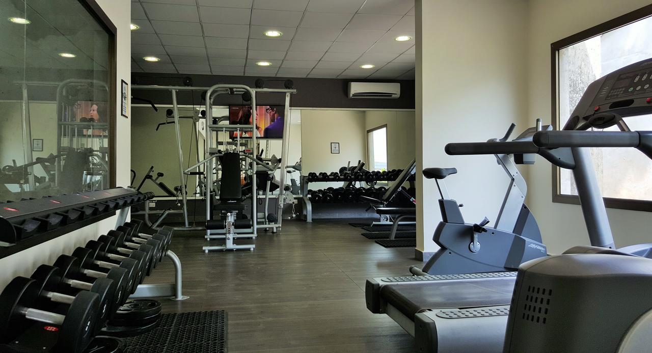 מונרוביה Mamba Point Hotel מראה חיצוני תמונה