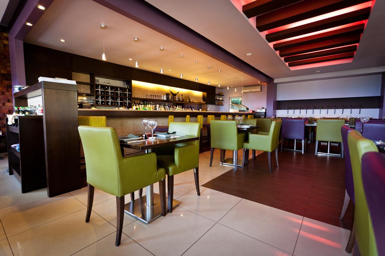 מונרוביה Mamba Point Hotel מראה חיצוני תמונה