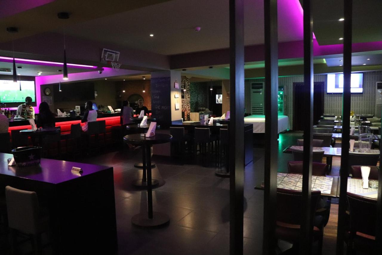 מונרוביה Mamba Point Hotel מראה חיצוני תמונה