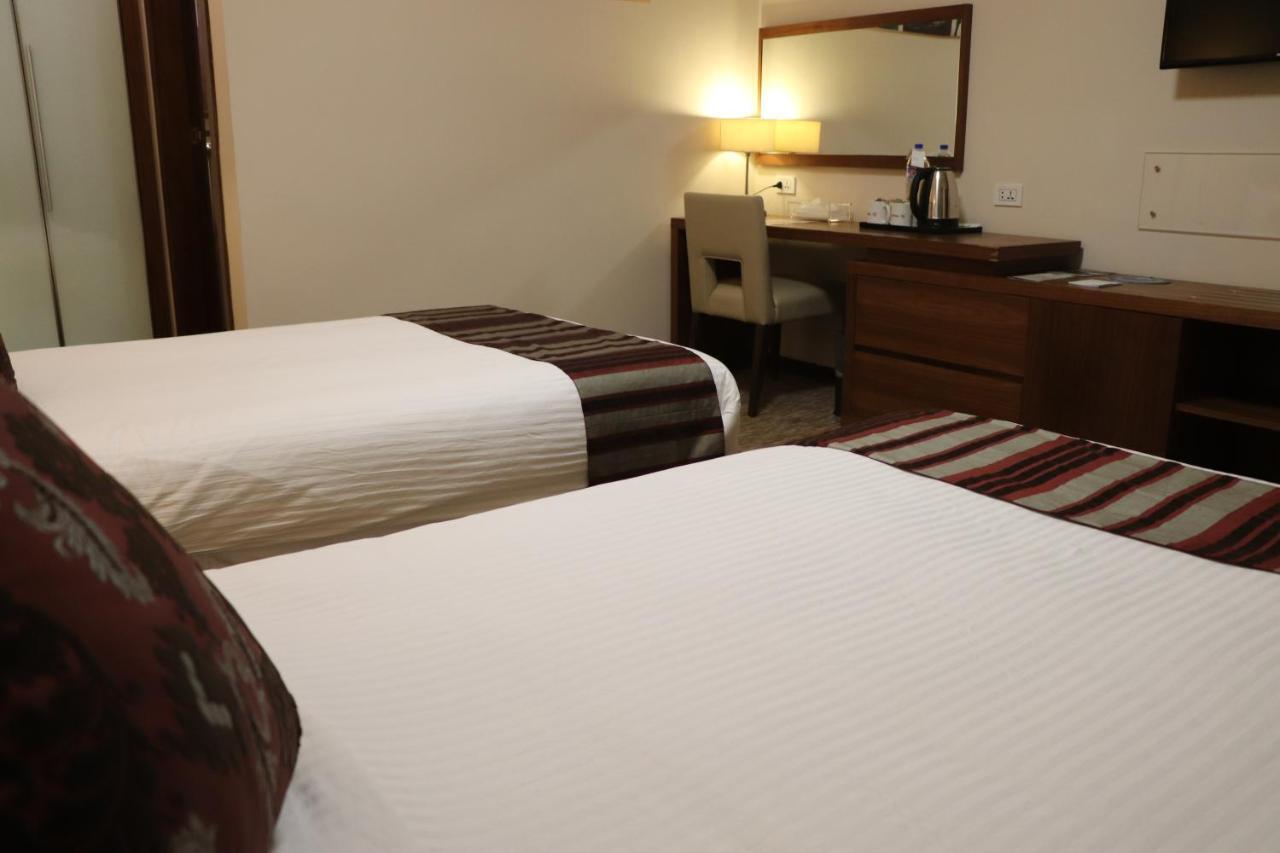 מונרוביה Mamba Point Hotel מראה חיצוני תמונה