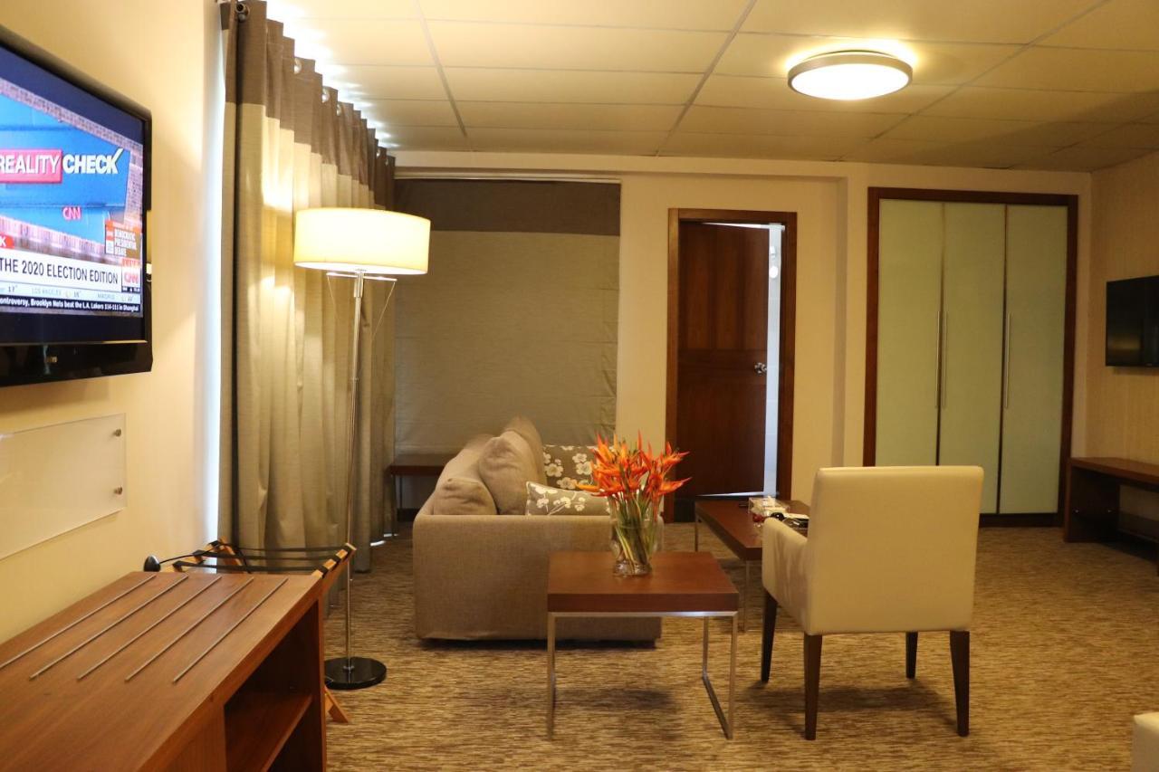 מונרוביה Mamba Point Hotel מראה חיצוני תמונה