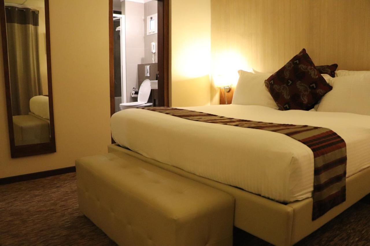 מונרוביה Mamba Point Hotel מראה חיצוני תמונה